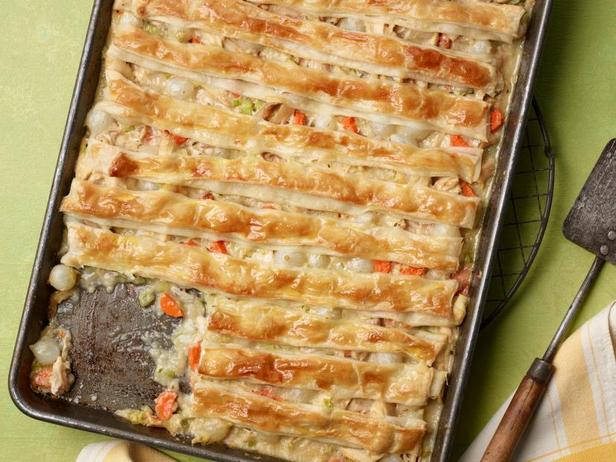 Пот-пай с курицей на противне - «Выпечки»