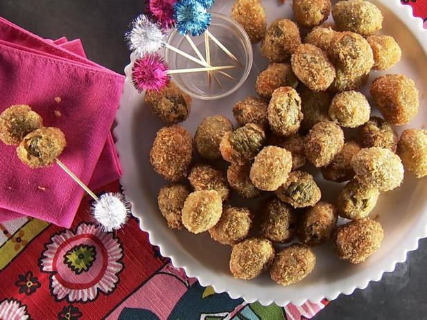 Жареные оливки с начинкой из чоризо - «Закуски»