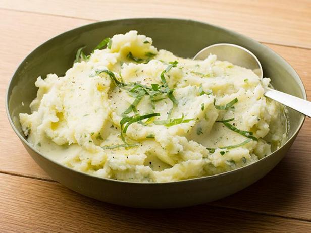 Картофельное пюре с оливковым маслом и зеленью - «Сезонные блюда»