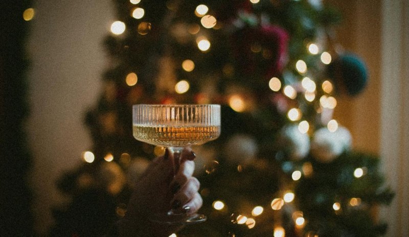 Что пить в новогоднюю ночь: список алкогольных и безалкогольных напитков - «Кулинарные рецепты»