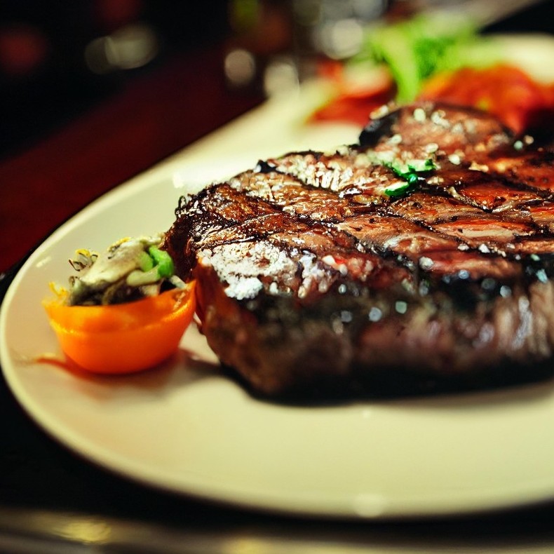 Новогодний стол по-мужски: 5 мясных блюд с характером - «Кулинарные рецепты»