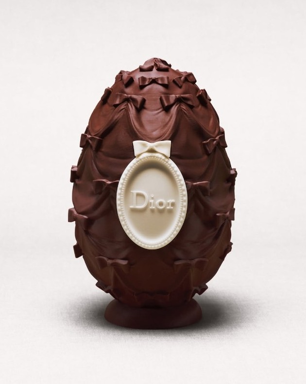 Модный дом Dior выпустил лимитированную пасхальную коллекцию с шоколадным яйцом - «Кулинарные рецепты»